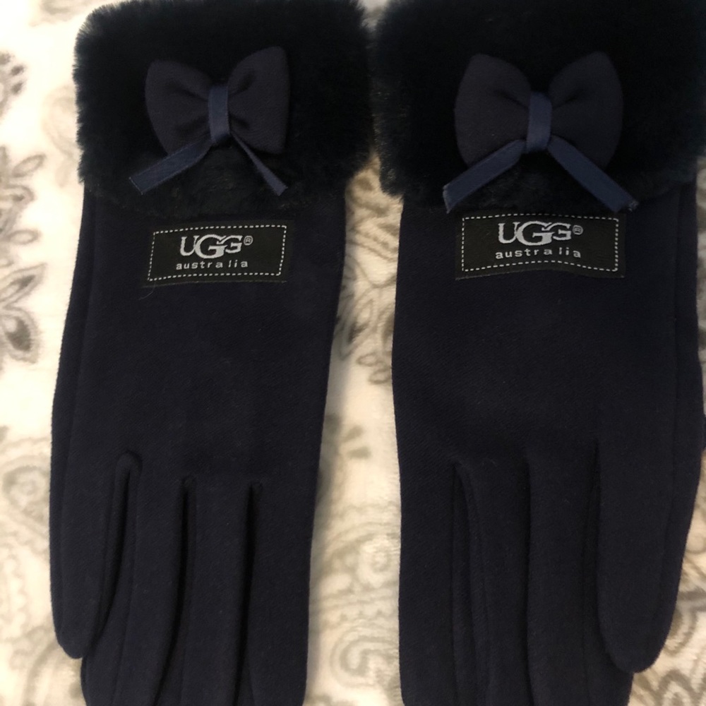 Ugg gloves 🧤🎀